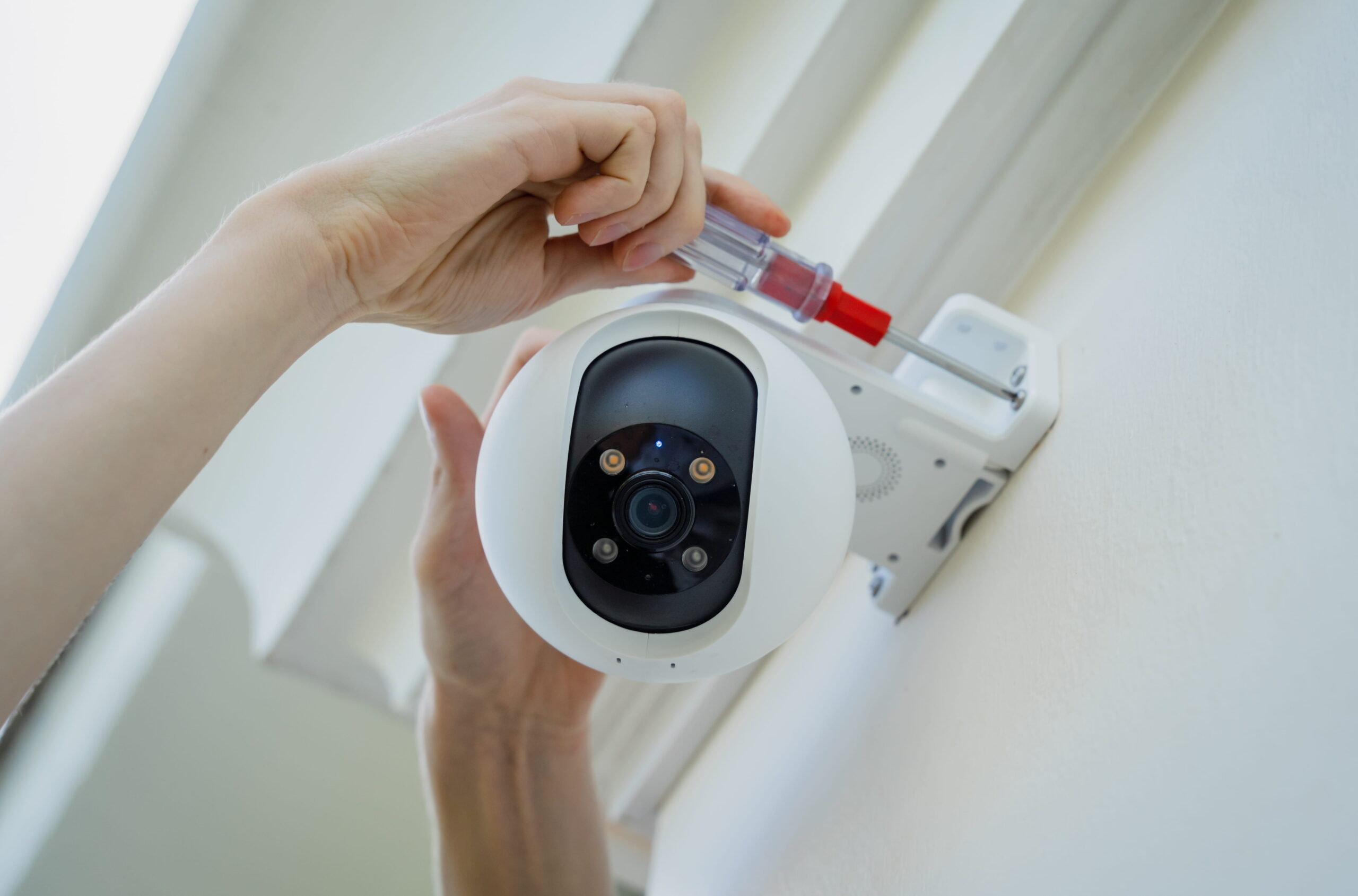 Solar and 4G Security Cameras: Do They Actually Work Through a UK Winter?